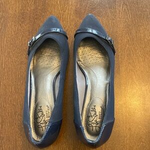 Life stride, blue suede, mini healed flats size 6 1/2